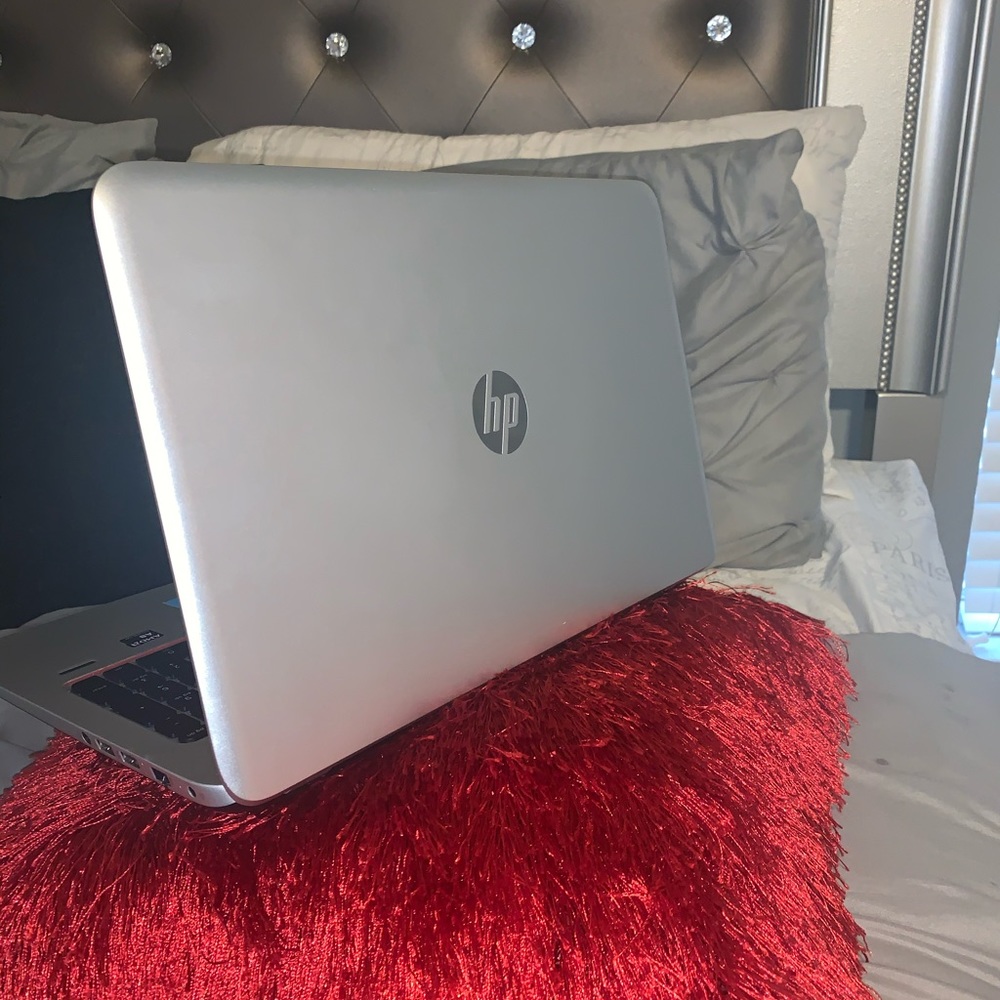 laptop - Picture 3 of 4